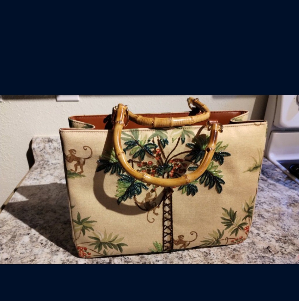 Hand bag